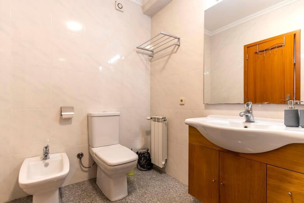 Pereira'S Apartment- Free Garage Авейру Екстер'єр фото